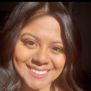 Meet your Posher, Adi